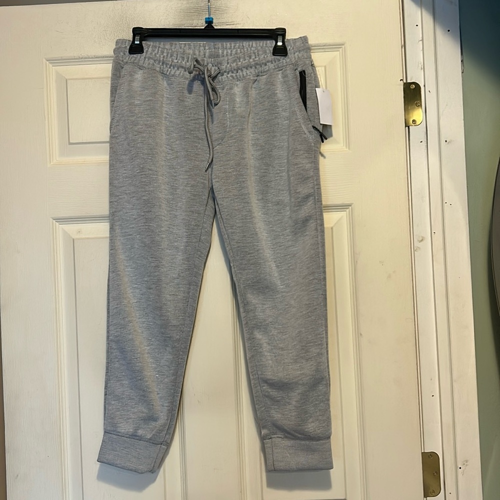 Brooklyn Cloth Gray Capri Length Joggers Size Medium